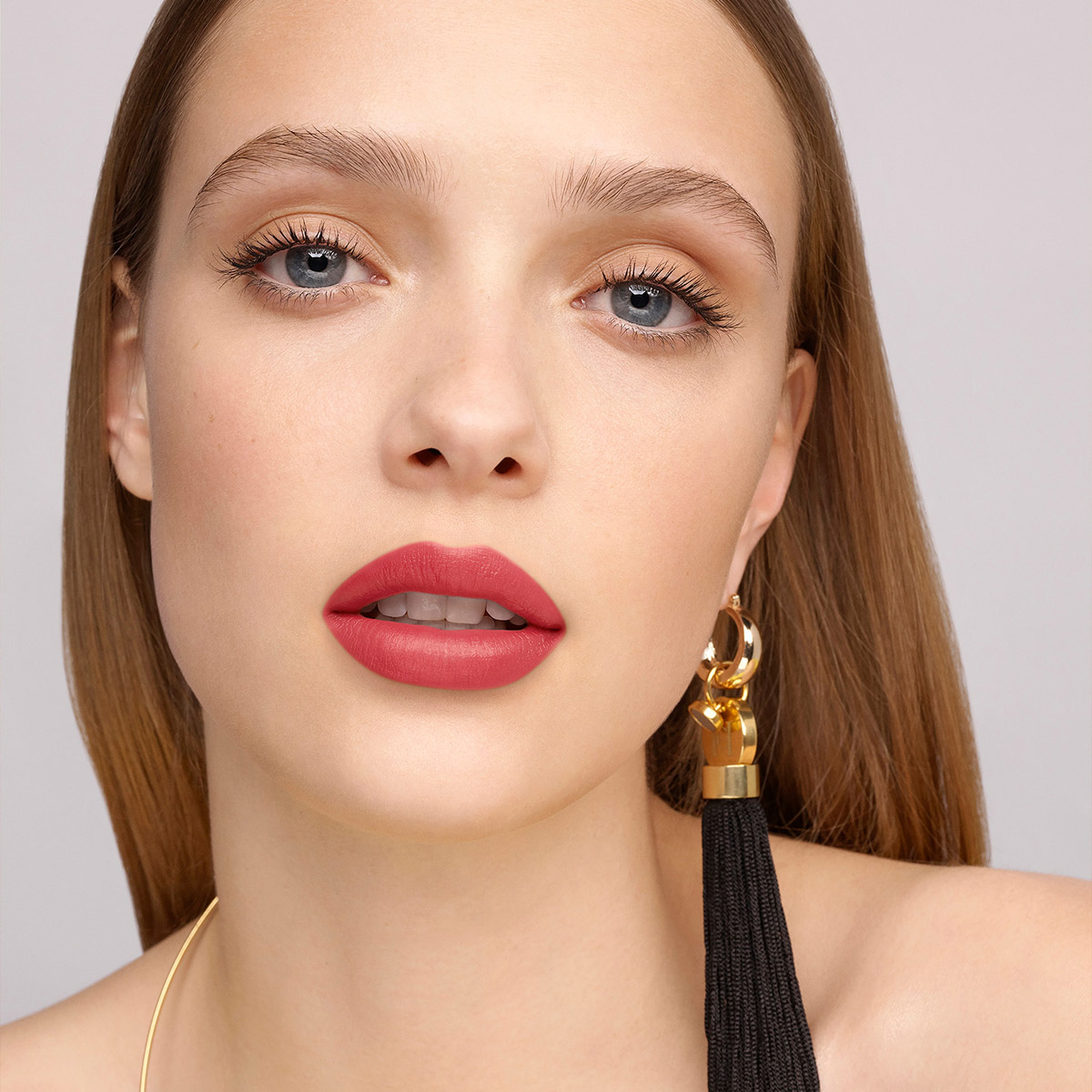 FABULOUS KISS LIPSTICK BLUR MATTE (LABIAL EFECTO MATE)